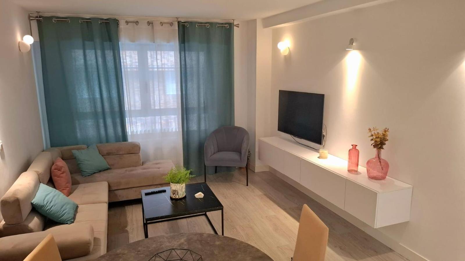 Moderno Apartamento Con Garaje Privado En El Centro De Vigo Esterno foto